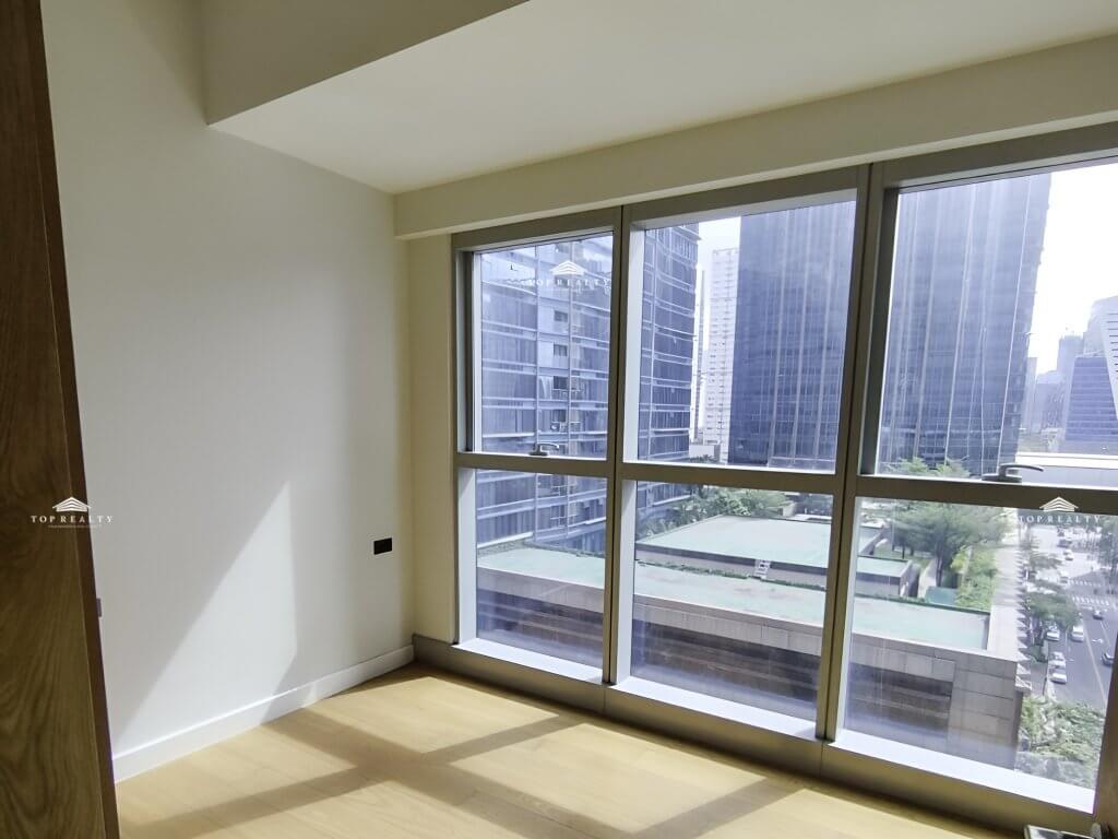The Seasons Residences Condo for Rent