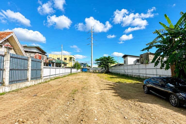 Commercial Lot for Lease in Taguig City 3