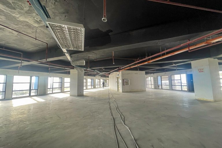 SUN PLAZA BLDG. WACK WACK MANDALUYONG CITY Office Space for Rent