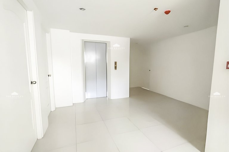 Semi Furnished Commercial  Building for Rent in Makati City 4