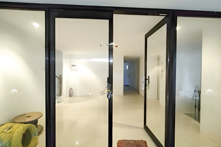 Semi Furnished Commercial  Building for Rent in Makati City 9